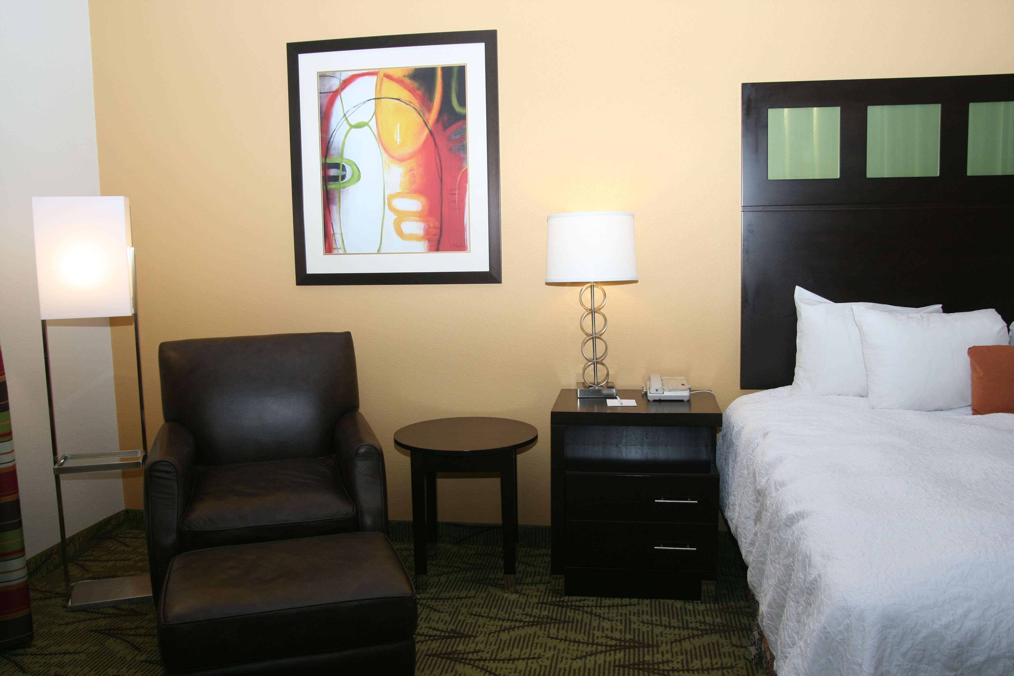 Hampton Inn & Suites Tulsa-Woodland Hills Room photo