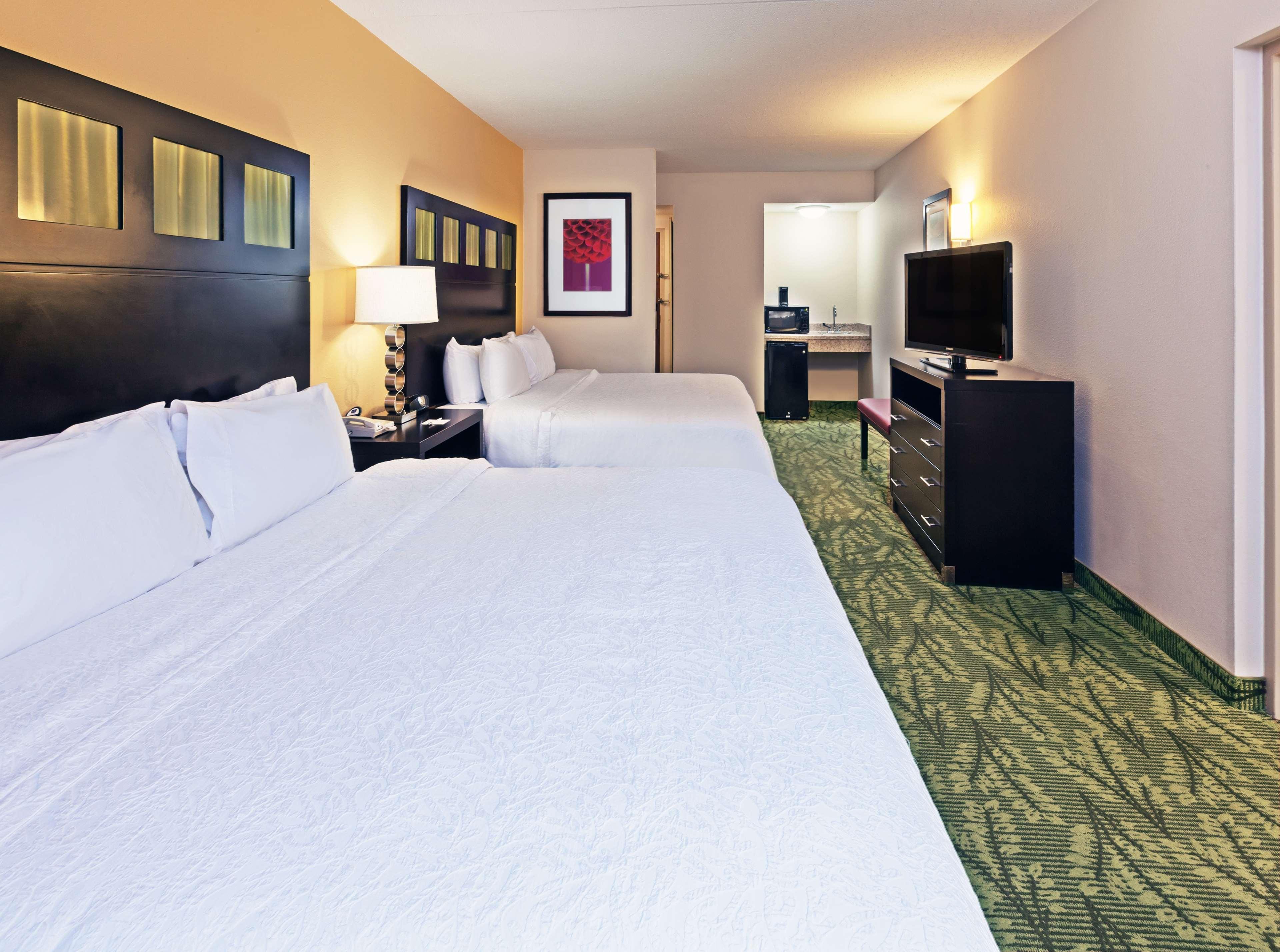 Hampton Inn & Suites Tulsa-Woodland Hills Exterior photo
