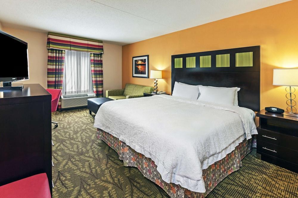 Hampton Inn & Suites Tulsa-Woodland Hills Exterior photo