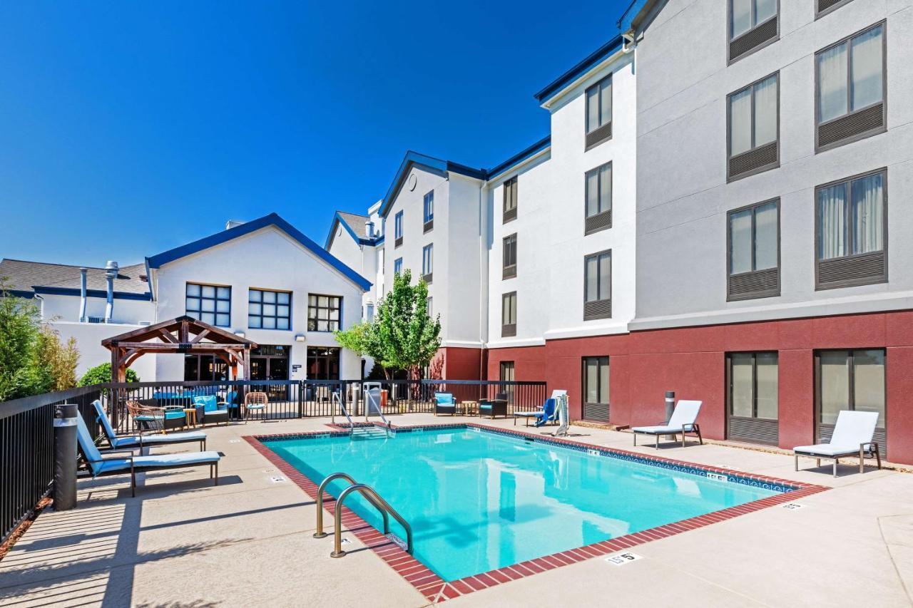 Hampton Inn & Suites Tulsa-Woodland Hills Exterior photo