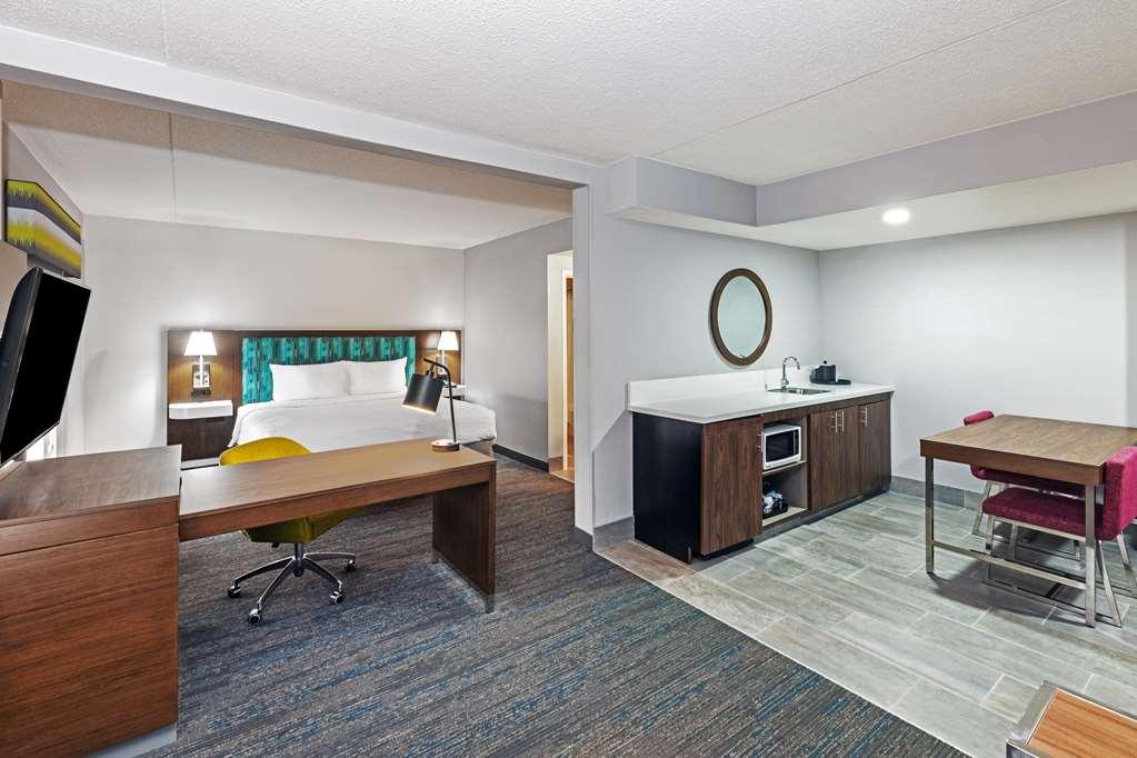 Hampton Inn & Suites Tulsa-Woodland Hills Room photo